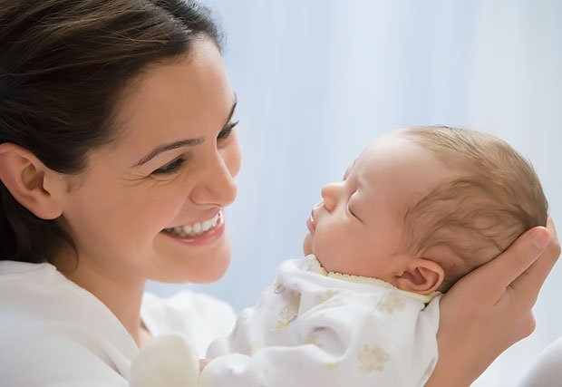 Asistir a una clase de parto y paternidad